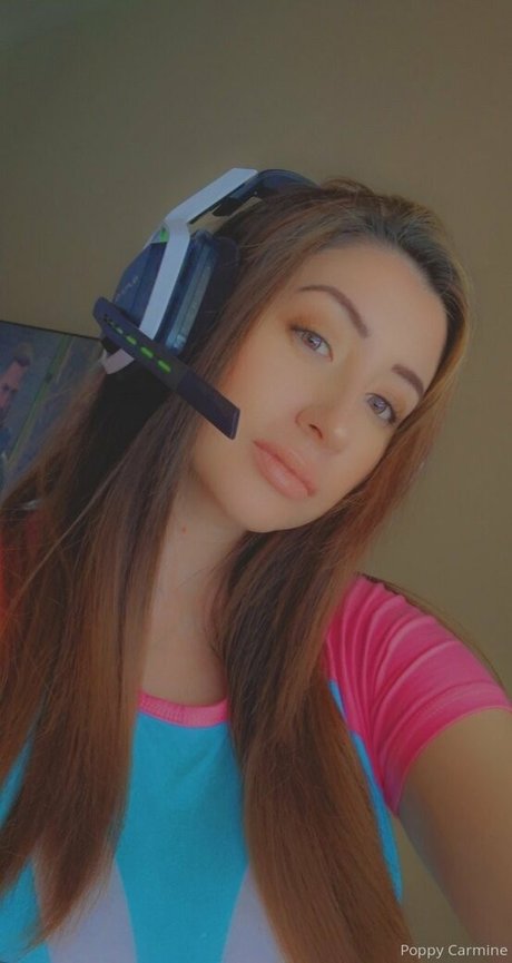 Poppycarminexxx