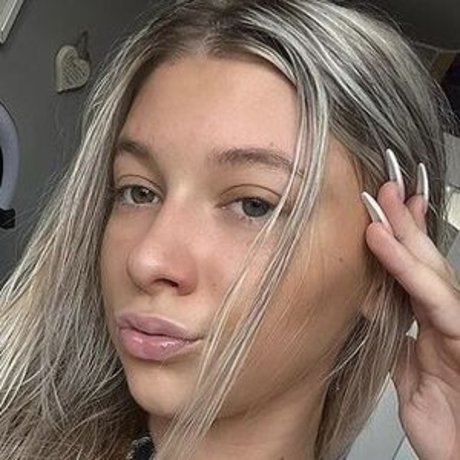 Foto desnuda filtrada de OnlyFans de Neve Ellel