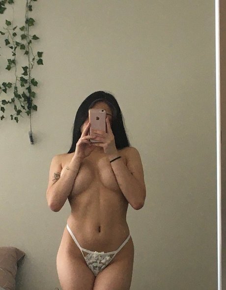 Foto desnuda filtrada de OnlyFans de Deathlessley