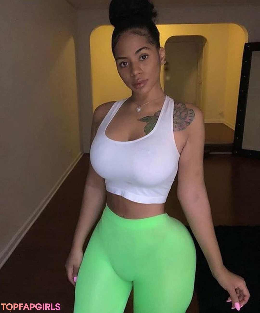 Foto desnuda filtrada de OnlyFans de Strella Katt #146 Foto desnuda filtrada de OnlyFans de Strella Katt #146
