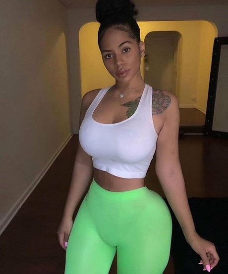 Foto desnuda filtrada de OnlyFans de Strella Katt