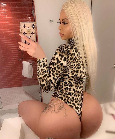 Strella Katt