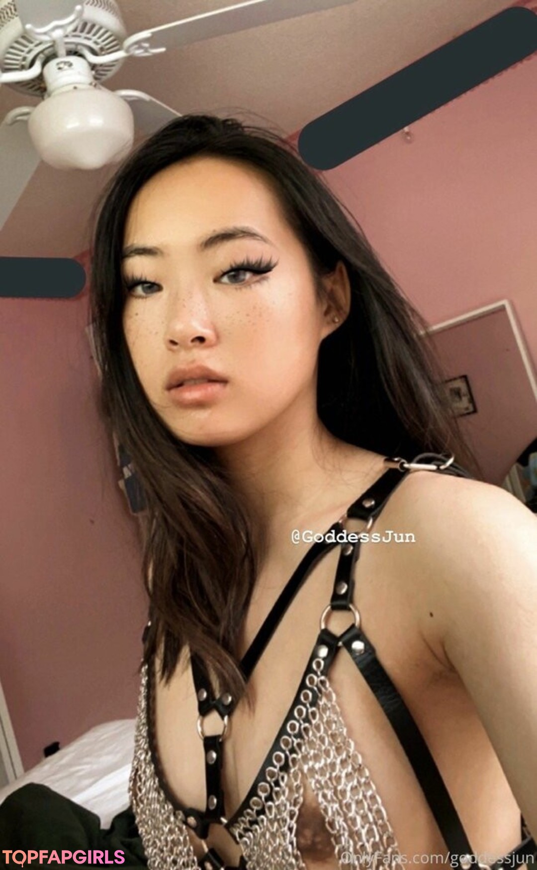 Foto desnuda filtrada de OnlyFans de Goddessjun #35 Foto desnuda filtrada de OnlyFans de Goddessjun #35