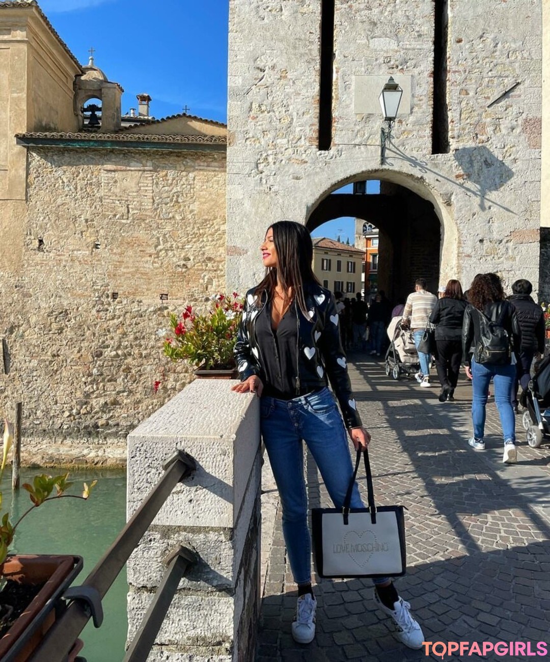 Foto desnuda filtrada de OnlyFans de Valentina Venturi #92 Foto desnuda filtrada de OnlyFans de Valentina Venturi #92