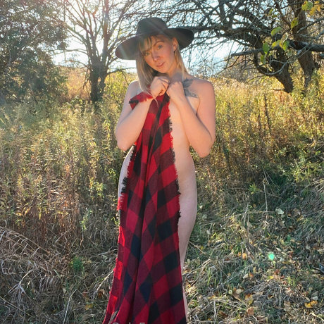 Foto desnuda filtrada de OnlyFans de Yourlittlefauxfoxfree