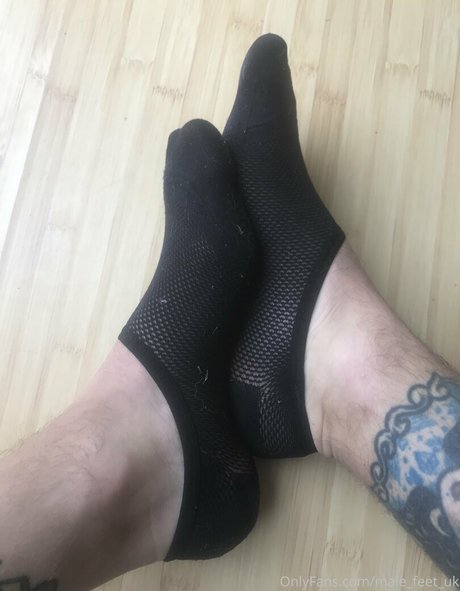 Male_feet_uk