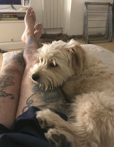 Male_feet_uk