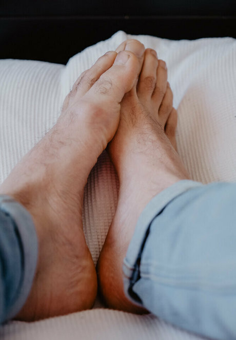 Male_feet_uk