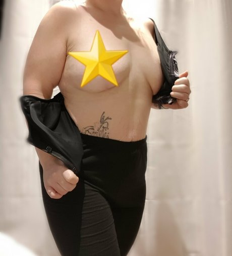 Foto desnuda filtrada de OnlyFans de Laurenn05free