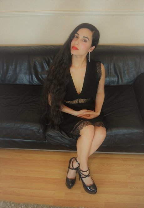 Foto desnuda filtrada de OnlyFans de Mirabellaestella