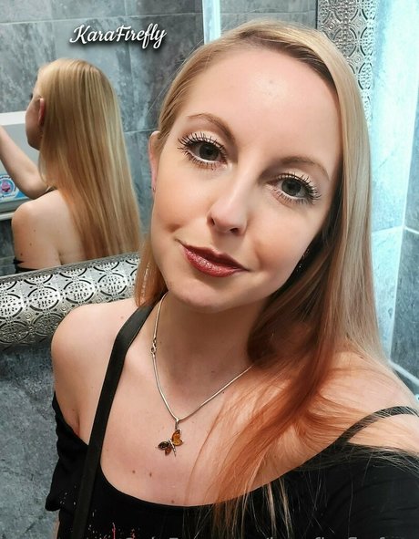 Foto desnuda filtrada de OnlyFans de Karafireflyfree