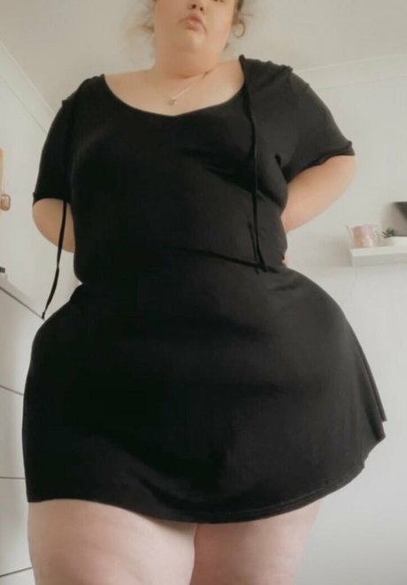 Foto desnuda filtrada de OnlyFans de Fatbunnyy