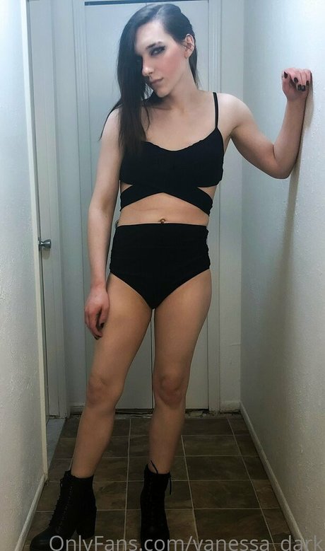 Vanessa_dark