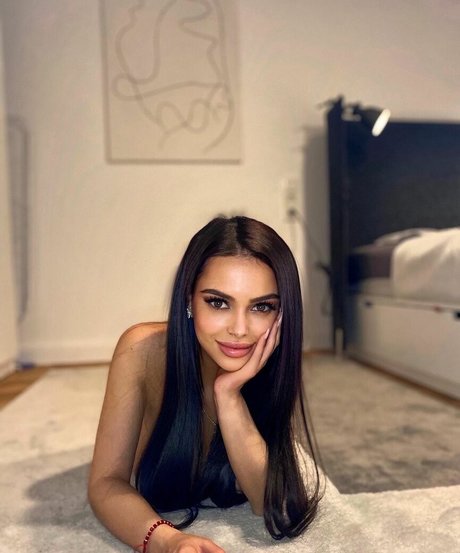 Foto desnuda filtrada de OnlyFans de Maya Bulgarien