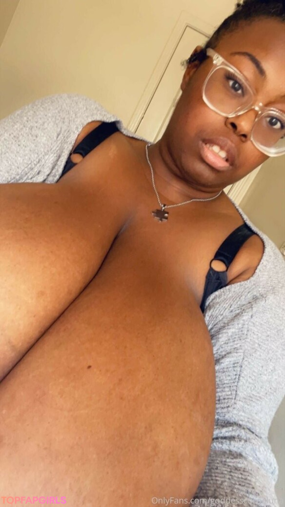 Foto desnuda filtrada de OnlyFans de Goddesscocoaluna #156 Foto desnuda filtrada de OnlyFans de Goddesscocoaluna #156