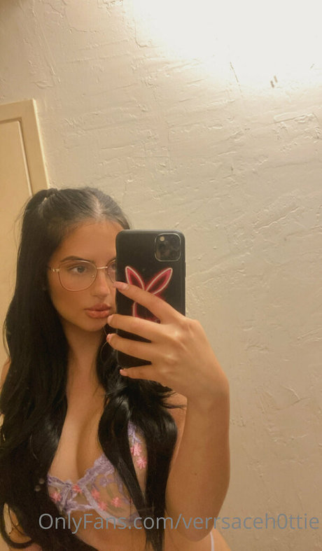 Foto desnuda filtrada de OnlyFans de Verrsaceh0ttie