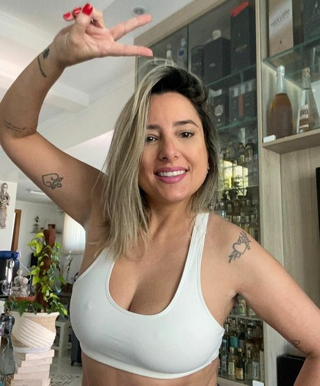 Foto desnuda filtrada de OnlyFans de Carol Bernardi