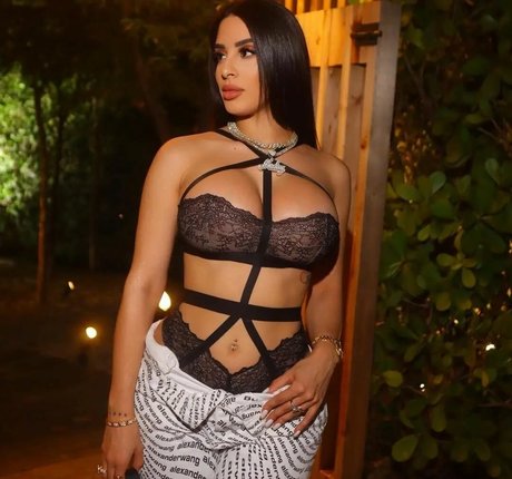 Foto desnuda filtrada de OnlyFans de Jasleen Brar