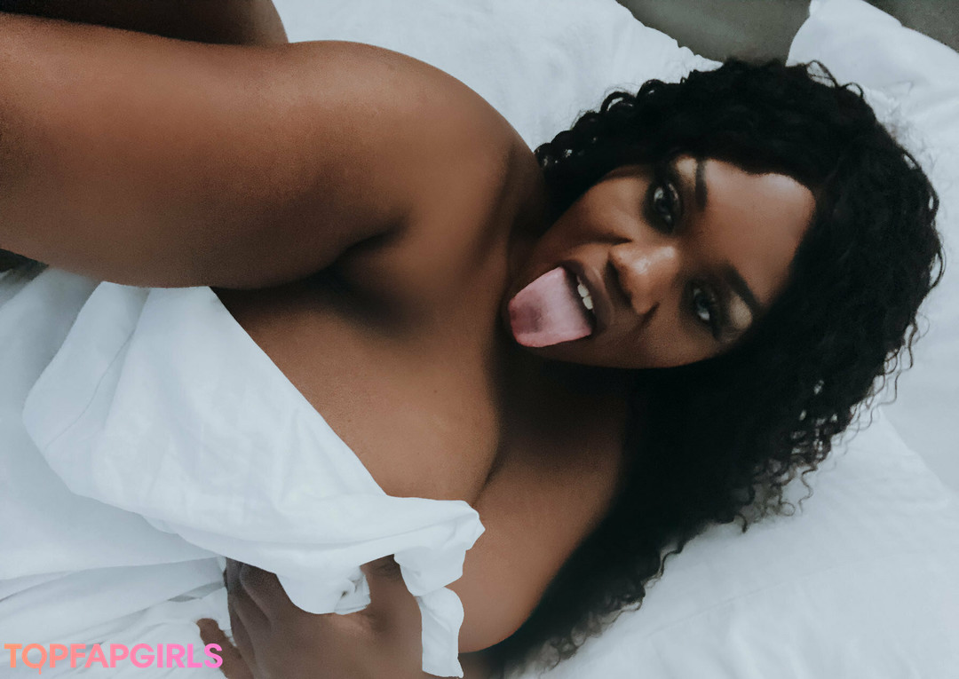 Foto desnuda filtrada de OnlyFans de Beverlyblue3x #10 Foto desnuda filtrada de OnlyFans de Beverlyblue3x #10