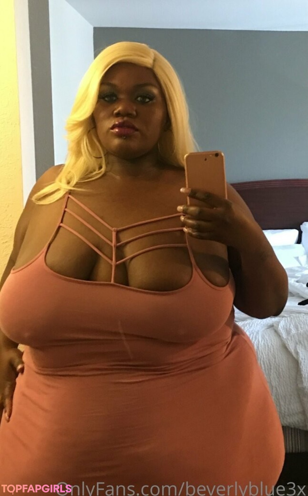 Foto desnuda filtrada de OnlyFans de Beverlyblue3x #187 Foto desnuda filtrada de OnlyFans de Beverlyblue3x #187