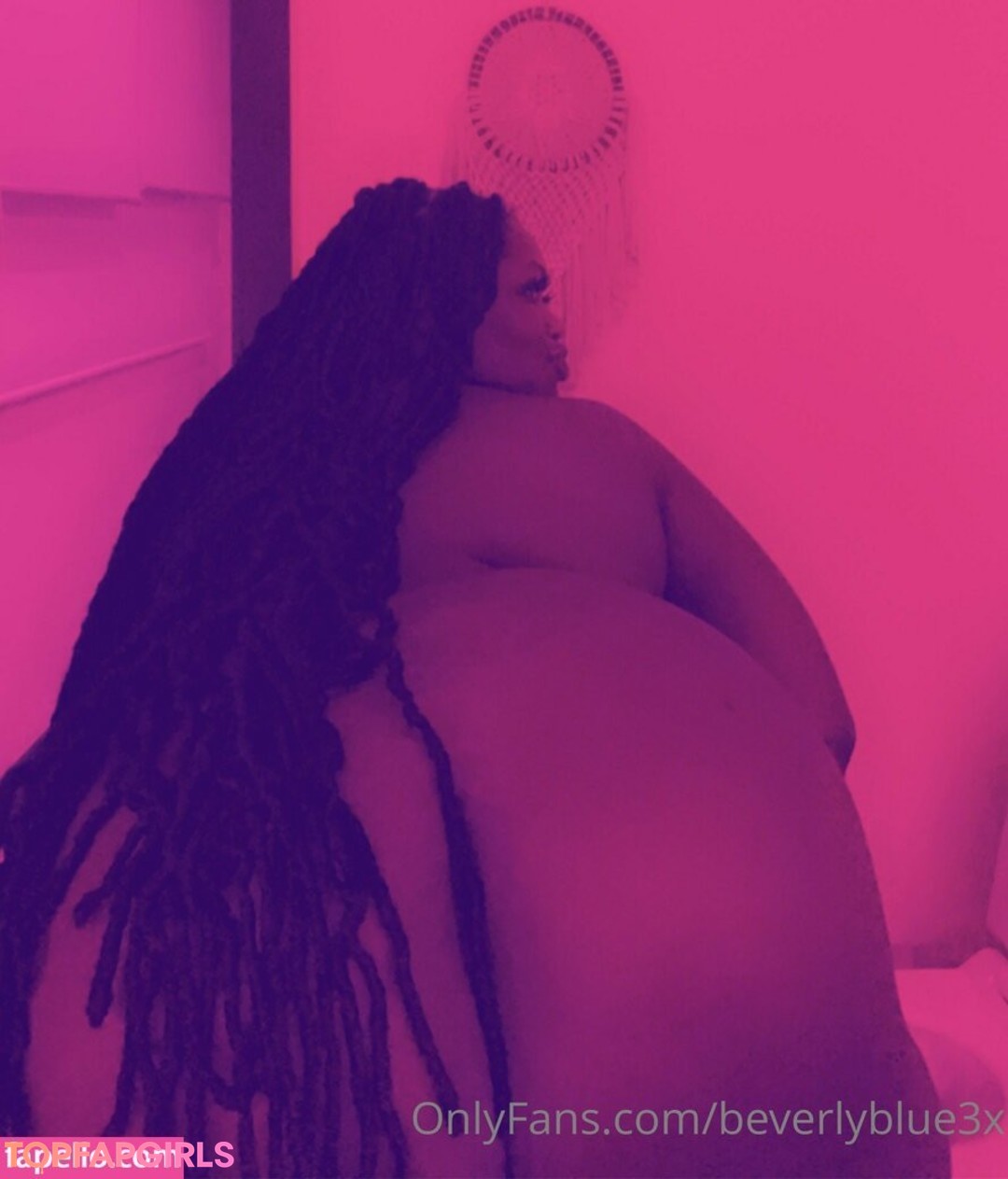 Foto desnuda filtrada de OnlyFans de Beverlyblue3x #253 Foto desnuda filtrada de OnlyFans de Beverlyblue3x #253