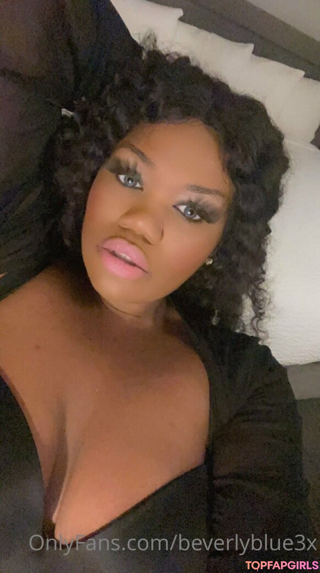 Foto desnuda filtrada de OnlyFans de Beverlyblue3x #255 Foto desnuda filtrada de OnlyFans de Beverlyblue3x #255