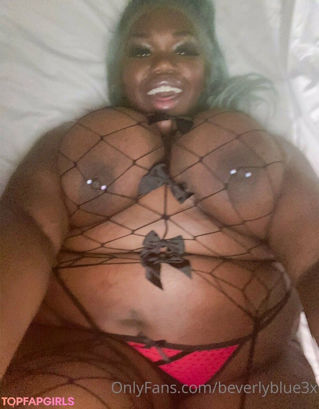 Foto desnuda filtrada de OnlyFans de Beverlyblue3x #269 Foto desnuda filtrada de OnlyFans de Beverlyblue3x #269