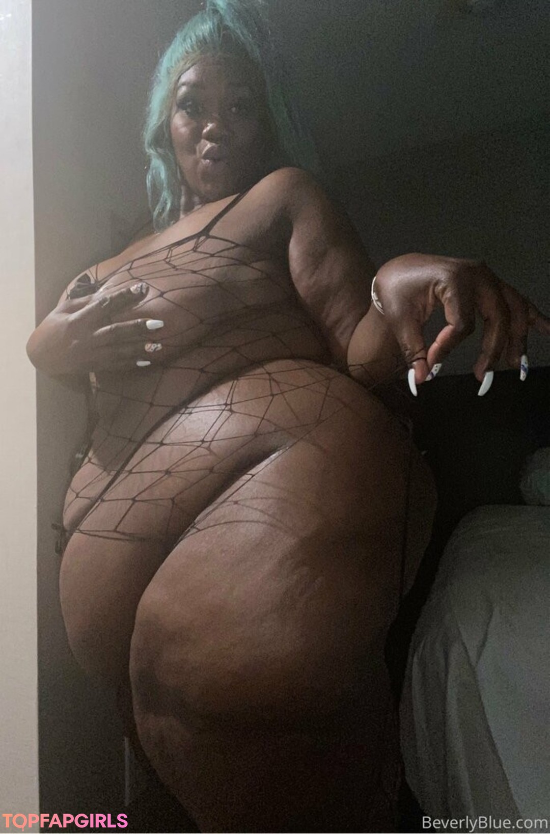 Foto desnuda filtrada de OnlyFans de Beverlyblue3x #50 Foto desnuda filtrada de OnlyFans de Beverlyblue3x #50