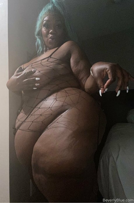 Foto desnuda filtrada de OnlyFans de Beverlyblue3x