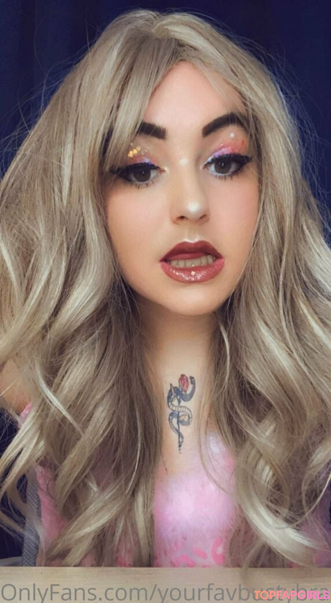 Foto desnuda filtrada de OnlyFans de Yourfavbustybrat #85 Foto desnuda filtrada de OnlyFans de Yourfavbustybrat #85