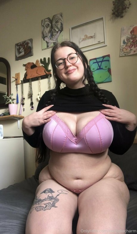 Foto desnuda filtrada de OnlyFans de Cordeliacharm