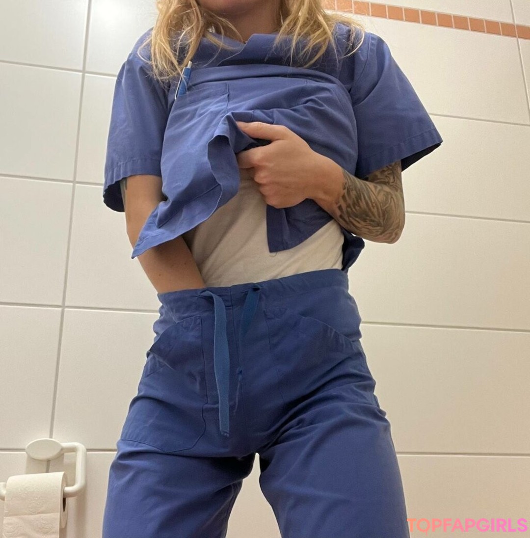 Foto desnuda filtrada de OnlyFans de Nurselayla #12 Foto desnuda filtrada de OnlyFans de Nurselayla #12