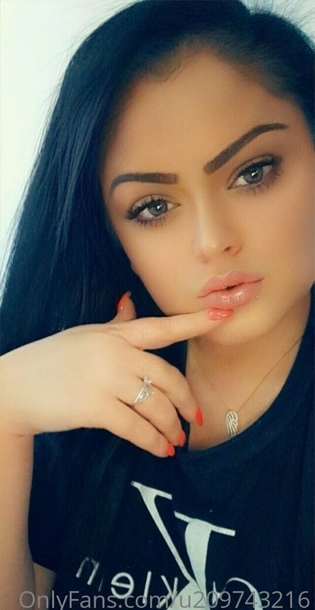 Foto desnuda filtrada de OnlyFans de Ellamalyna27