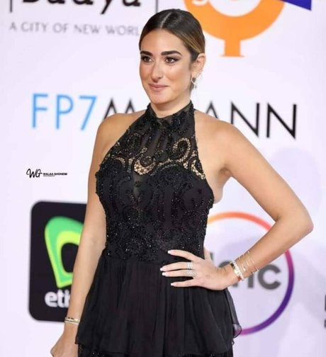 Foto desnuda filtrada de OnlyFans de Amina Khalil
