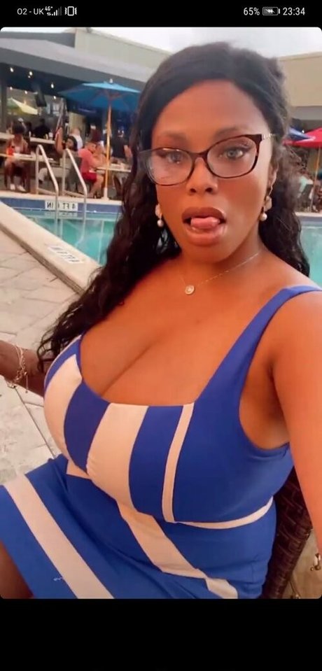 Foto desnuda filtrada de OnlyFans de Clara Marie