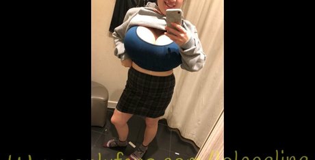 Foto desnuda filtrada de OnlyFans de Lolaceline