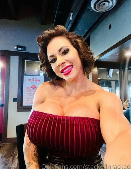 Foto desnuda filtrada de OnlyFans de Stackednracked