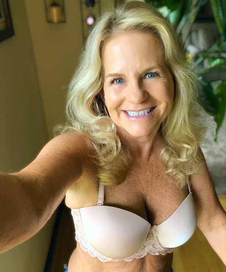 Hotwifecandyfree