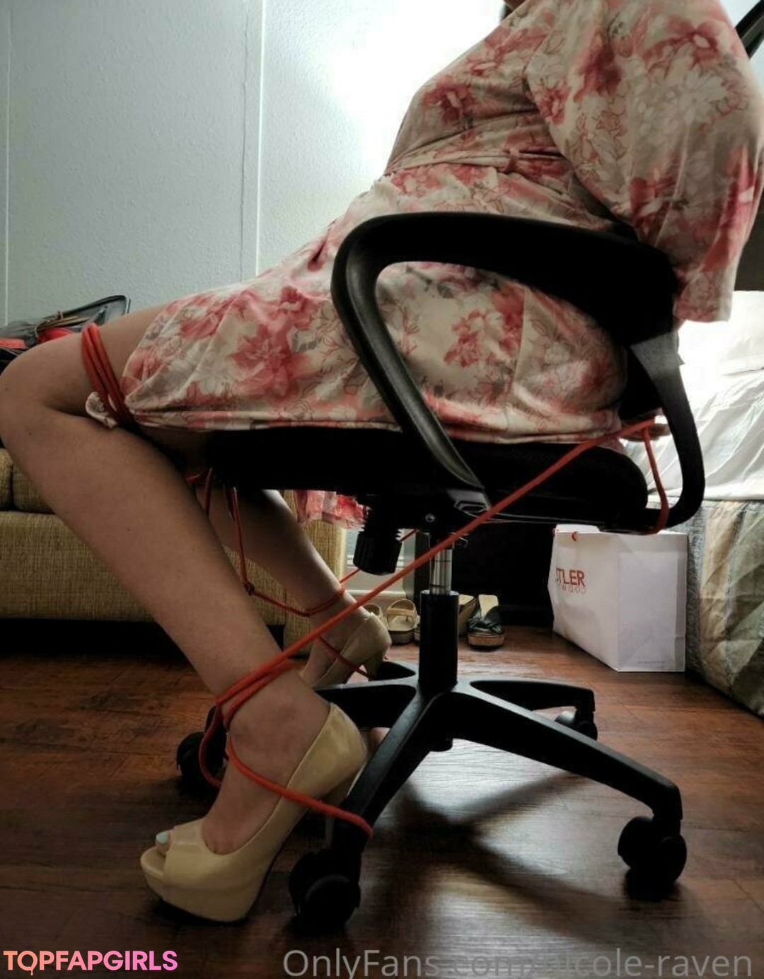 Foto desnuda filtrada de OnlyFans de Nicoleraven #7 Foto desnuda filtrada de OnlyFans de Nicoleraven #7