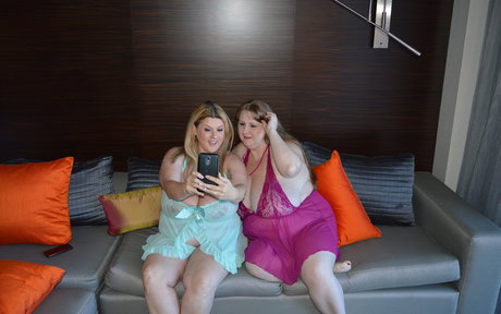 Sapphiresboobs
