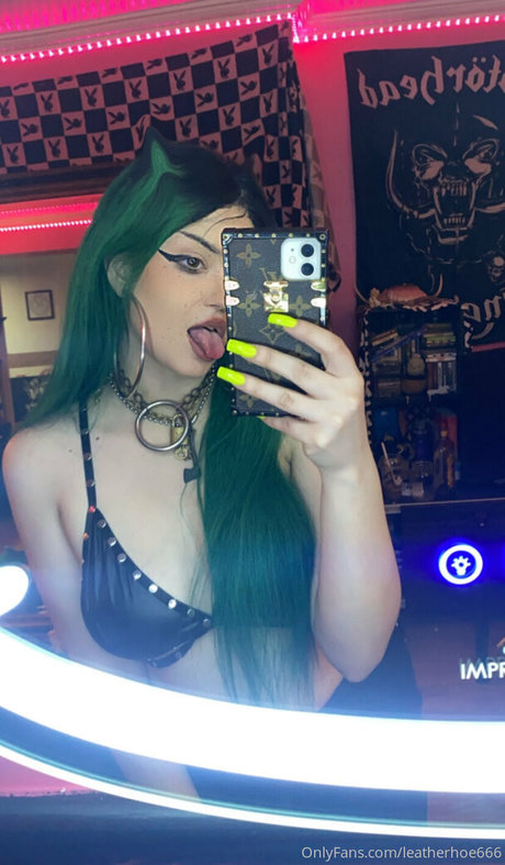 Leatherhoe666