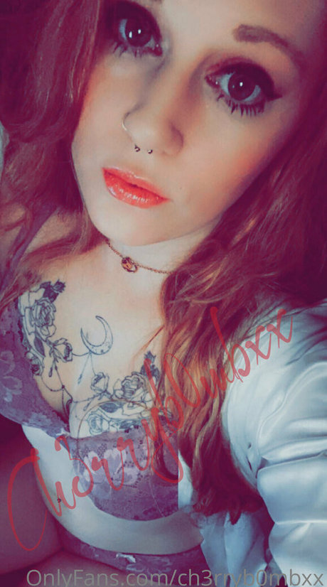 Foto desnuda filtrada de OnlyFans de Ch3rryb0mbxx