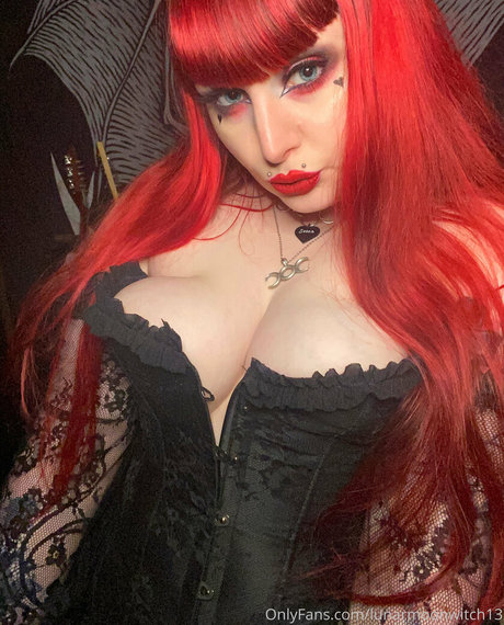 Lunarmoonwitch13