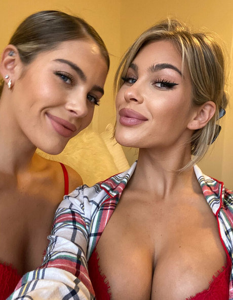 Foto desnuda filtrada de OnlyFans de Cacitwins