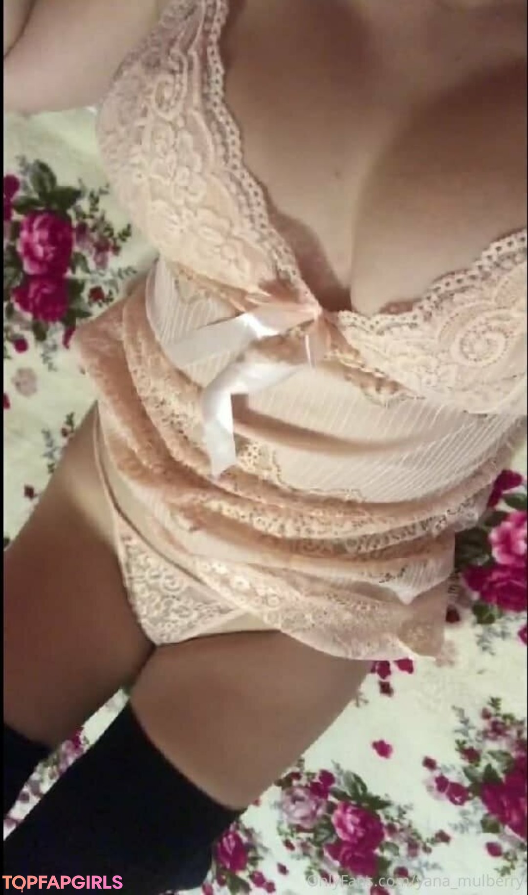 Foto desnuda filtrada de OnlyFans de Yanamulberry #114 Foto desnuda filtrada de OnlyFans de Yanamulberry #114