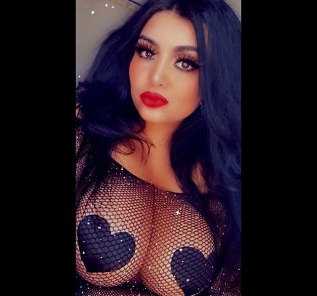 Foto desnuda filtrada de OnlyFans de Zaazaarina