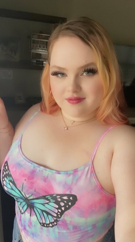 Laylaluckie24