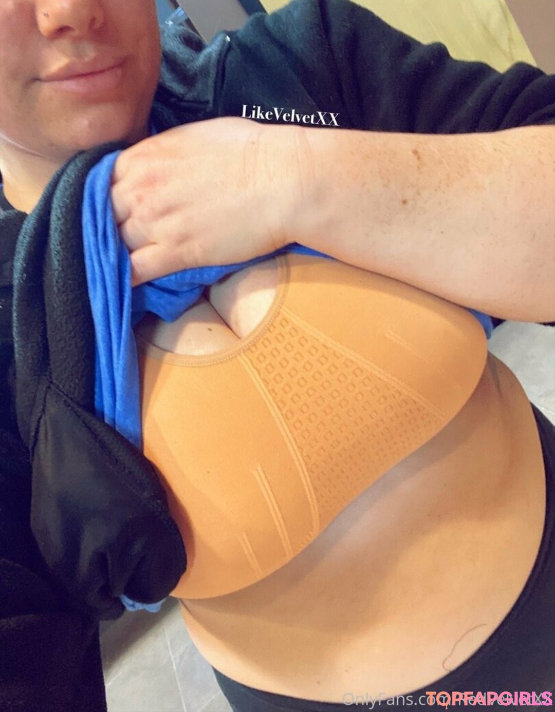 Foto desnuda filtrada de OnlyFans de Redvelvetxx #84 Foto desnuda filtrada de OnlyFans de Redvelvetxx #84