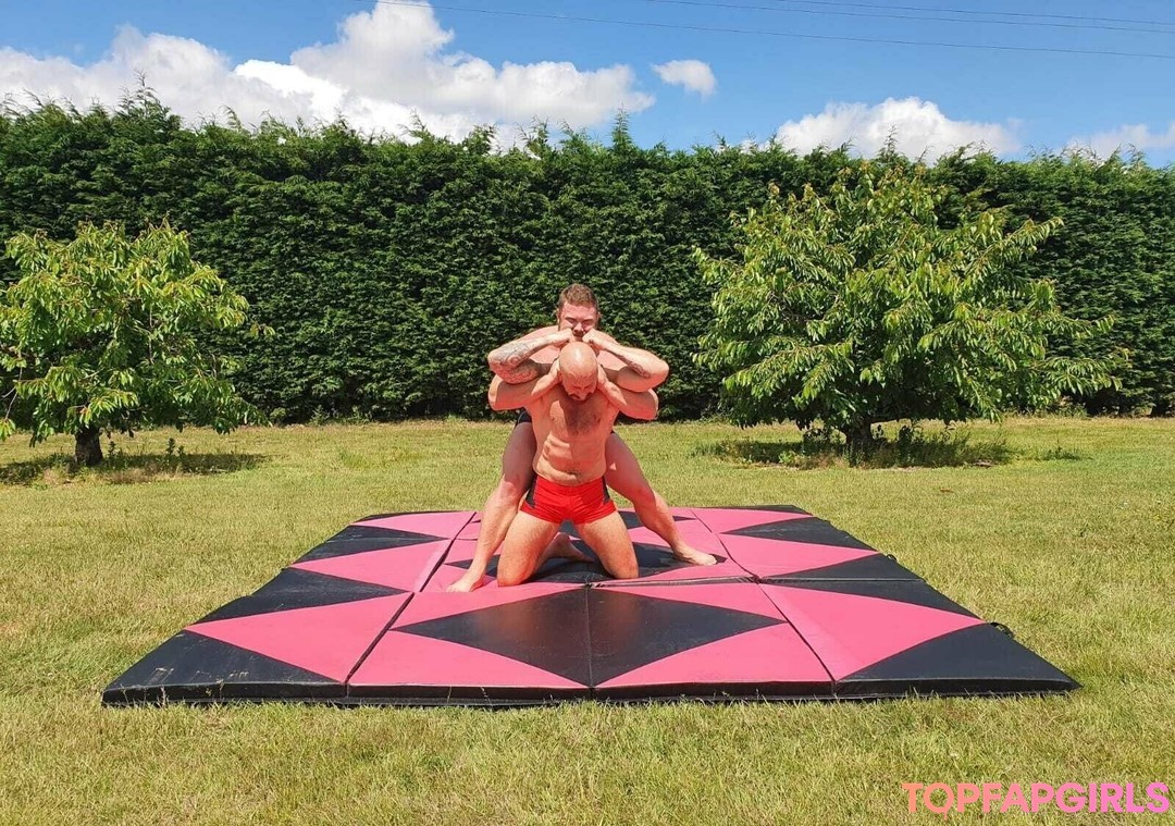 Foto desnuda filtrada de OnlyFans de Hugeandhung #210 Foto desnuda filtrada de OnlyFans de Hugeandhung #210