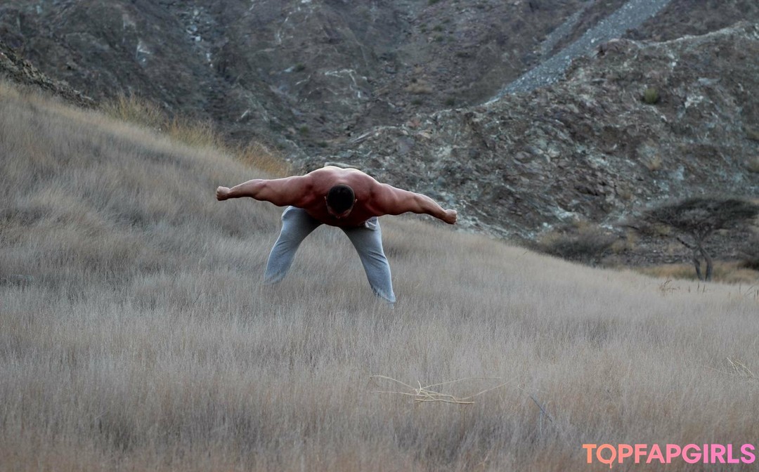 Foto desnuda filtrada de OnlyFans de Hugeandhung #3 Foto desnuda filtrada de OnlyFans de Hugeandhung #3